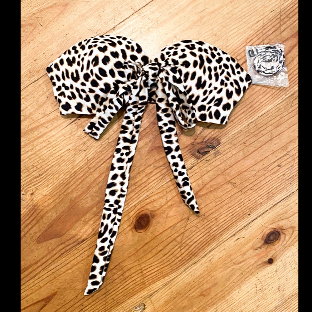VS PINK cheetah print strapless bikini top small